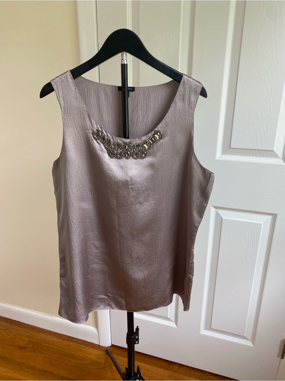 Ann Taylor 100% Silk Beaded Gray Purple Sleeveless Top Size M